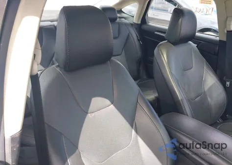 2020 Ford Fusion Titanium z USA, uszkodzony, nr VIN 3FA6P0K91LR192315